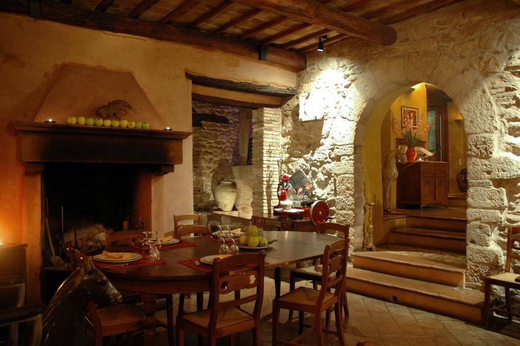 Il Giardino Degli Ulivi Villa Castelraimondo Екстериор снимка