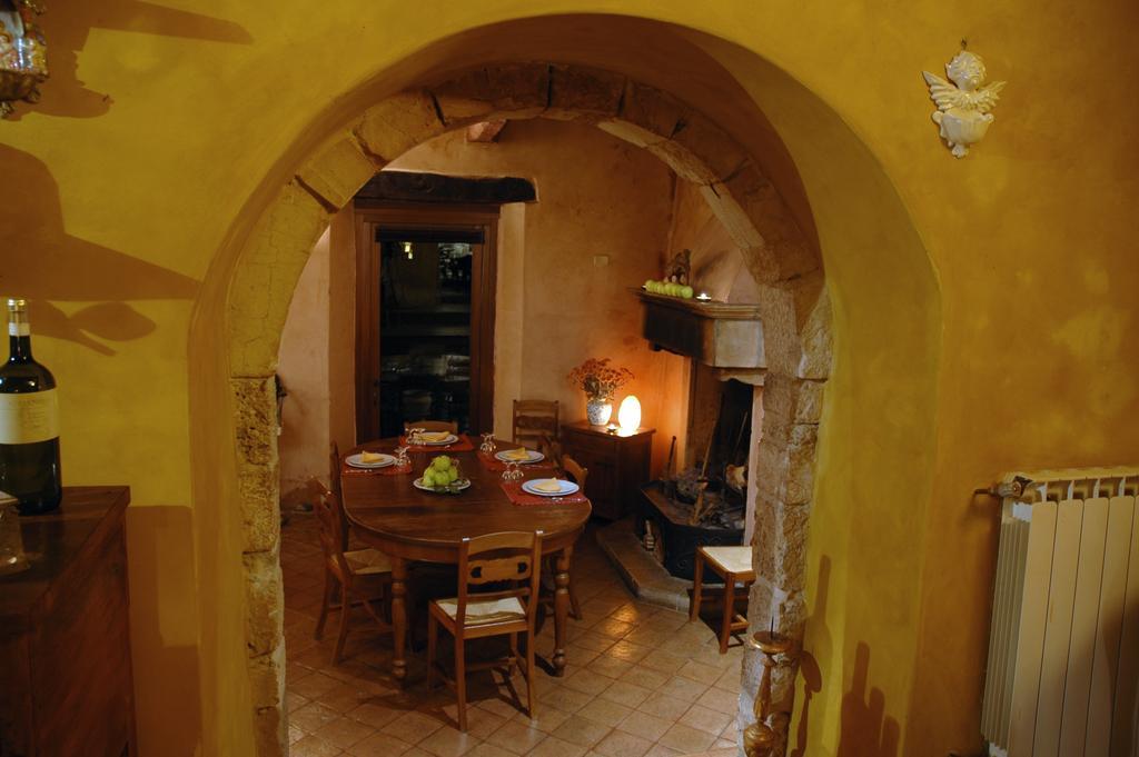 Il Giardino Degli Ulivi Villa Castelraimondo Екстериор снимка